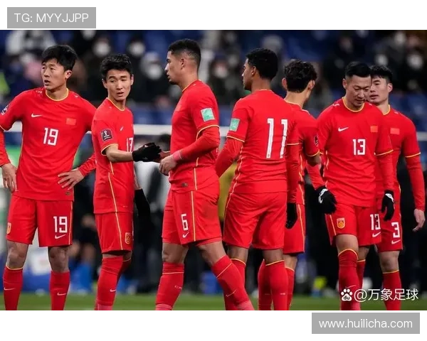 中国男足逆转取胜晋级亚洲杯八强全场鏖战展现团队拼搏精神 中国男足逆转取胜晋级亚洲杯八强全场鏖战展现团队拼搏精神