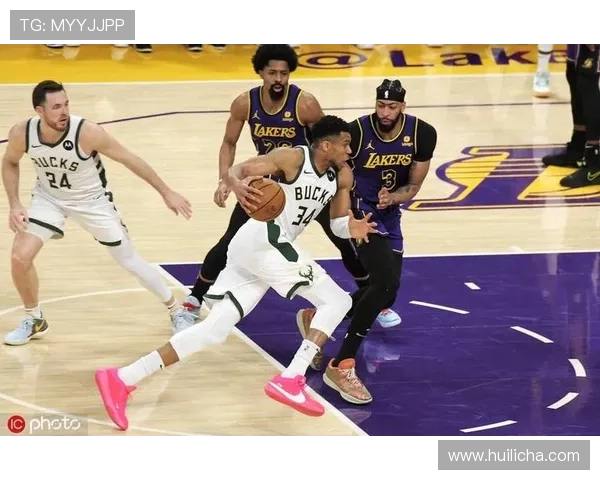 NBA赛季最新动态：詹姆斯伤势恢复情况更新，字母哥带领雄鹿连胜扩展领先优势