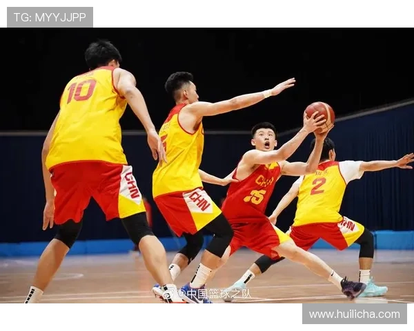 中国篮球队逆转取胜 热身赛展现强劲实力 备战奥运信心倍增 中国篮球队逆转取胜 热身赛展现强劲实力 备战奥运信心倍增