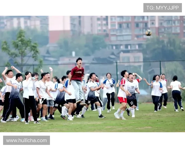 中国足球超级联赛新赛季激战正酣 强队间角逐愈加激烈 球迷期待冠军归属