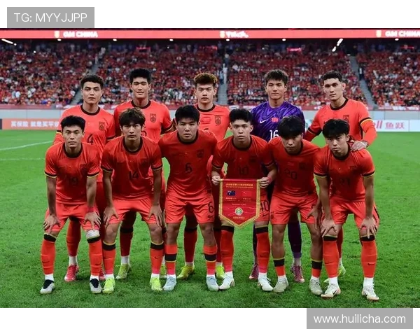 国足鏖战九十分钟力克劲敌晋级亚洲杯八强全场球迷欢呼热血沸腾