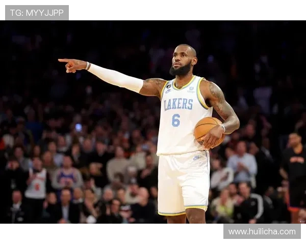 詹姆斯迎来职业生涯第19次全明星入选 打破个人历史新纪录 詹姆斯迎来职业生涯第19次全明星入选 打破个人历史新纪录