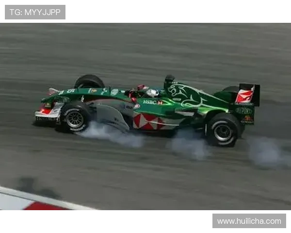 F1赛季最新动态:车队战术变化与明星车手赛道表现分析 F1赛季最新动态:车队战术变化与明星车手赛道表现分析