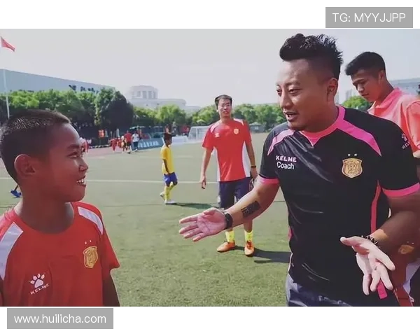 中国足球重振计划启动:新帅上任备战世界杯,年轻球员崭露头角 中国足球重振计划启动:新帅上任备战世界杯,年轻球员崭露头角